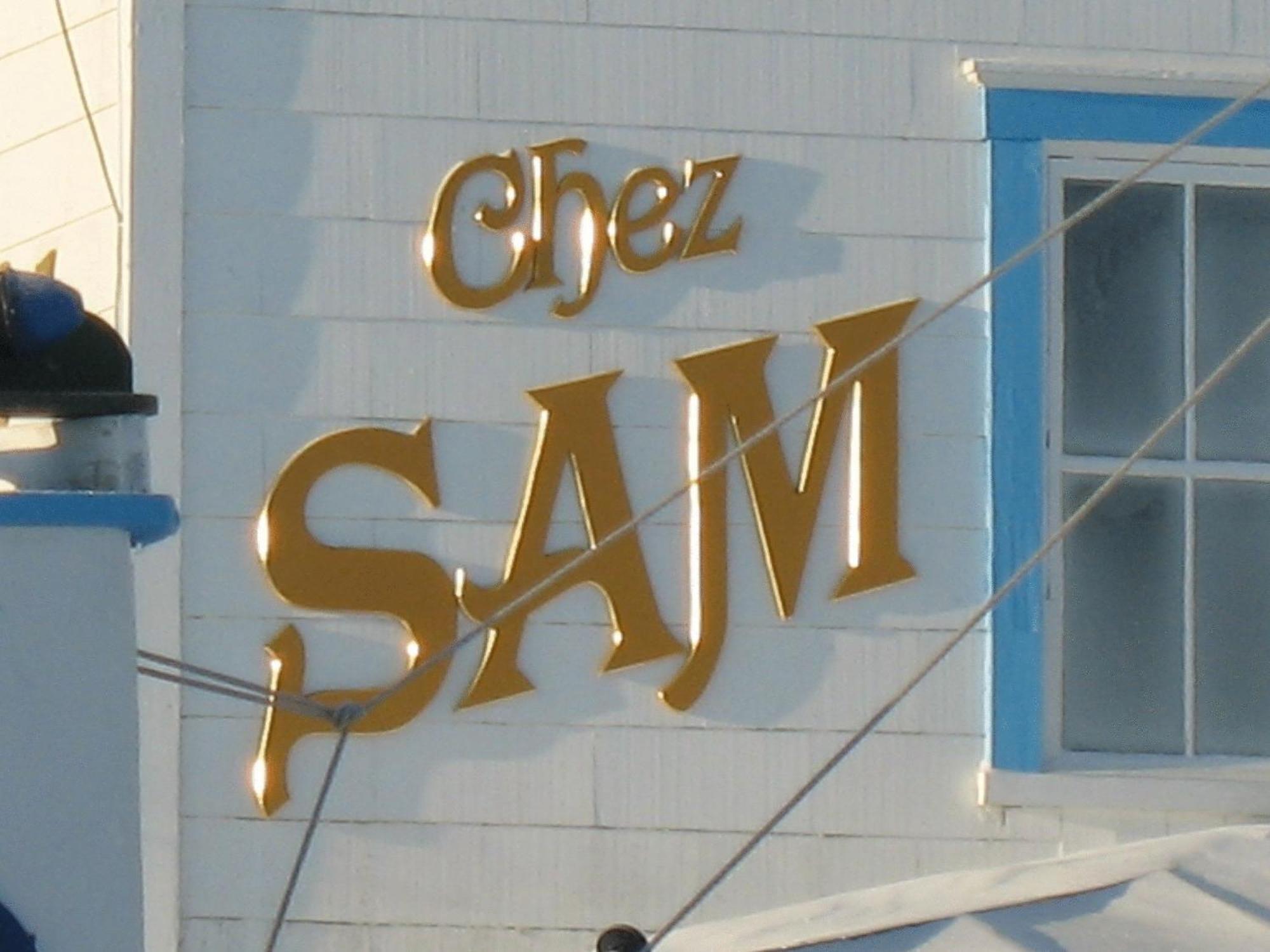 Auberge Du Cafe Chez Sam Baie-Sainte-Catherine Exterior photo