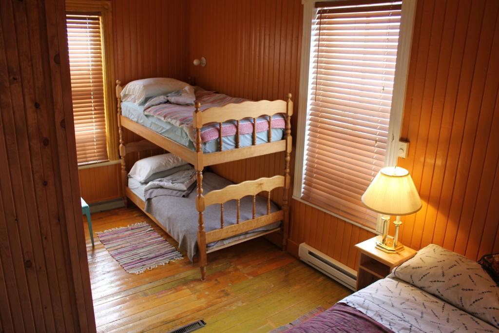 Auberge Du Cafe Chez Sam Baie-Sainte-Catherine Room photo