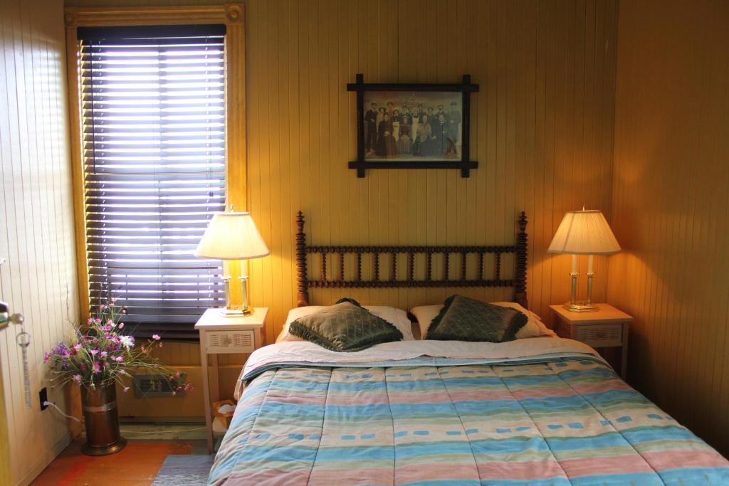 Auberge Du Cafe Chez Sam Baie-Sainte-Catherine Room photo