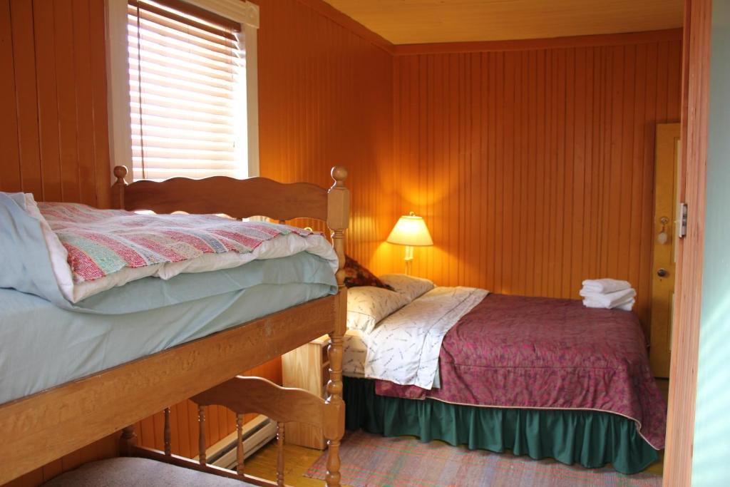 Auberge Du Cafe Chez Sam Baie-Sainte-Catherine Room photo
