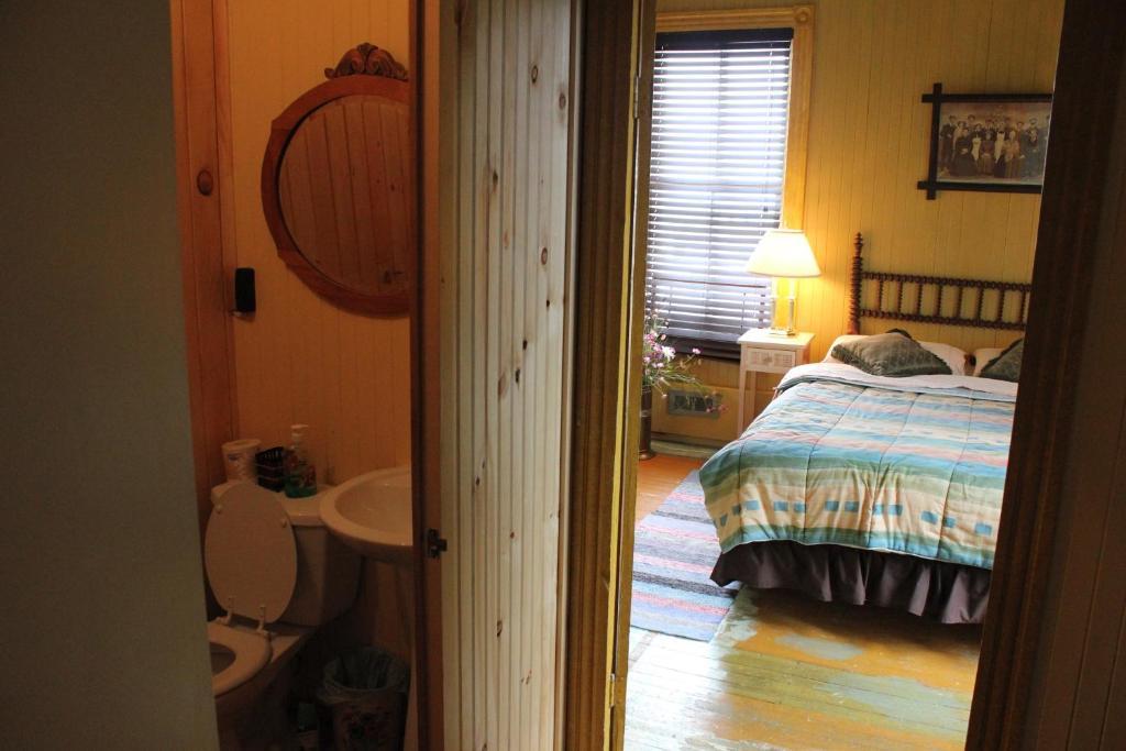 Auberge Du Cafe Chez Sam Baie-Sainte-Catherine Room photo